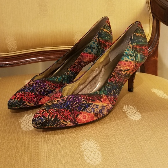 Fabric Multi-Colored Pumps Size 10 - Picture 5 of 6